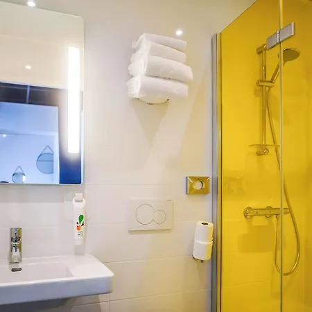 Ibis Styles Saumur Gare Centre Buitenkant foto